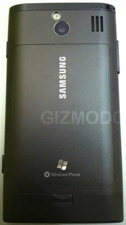 Коммуникатор Samsung i8700 — вид сзади