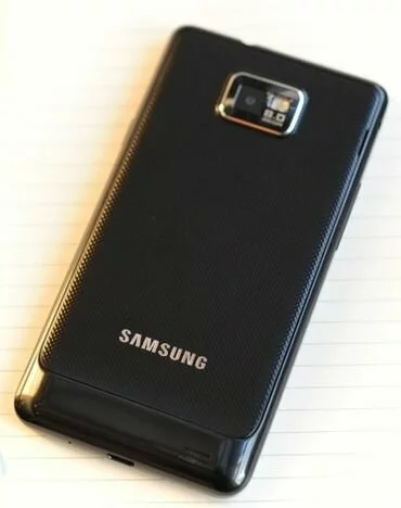 Samsung Galaxy S II сзади